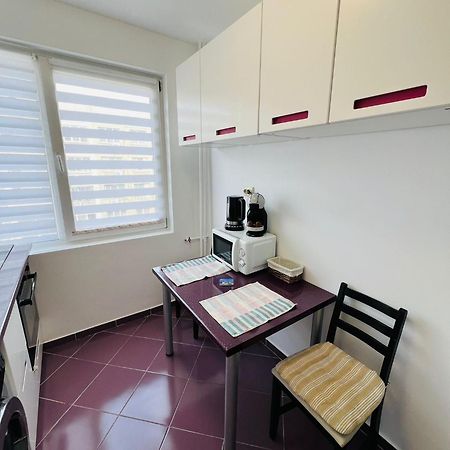 Apartament Apartament Naty Bukareszt Zewnętrze zdjęcie