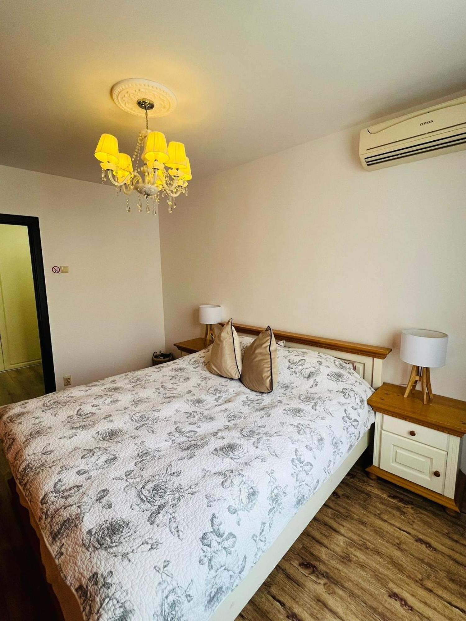 Apartament Apartament Naty Bukareszt Zewnętrze zdjęcie