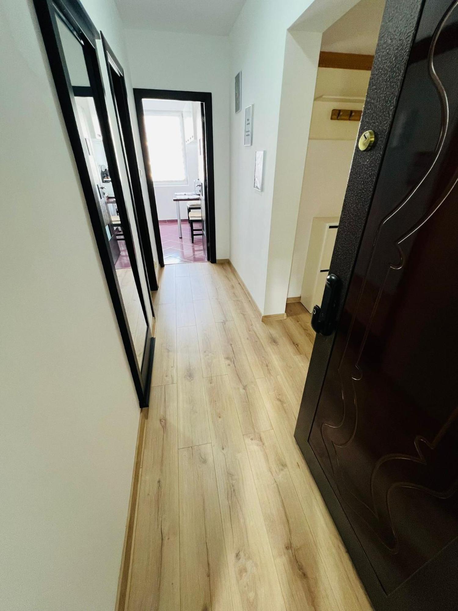 Apartament Apartament Naty Bukareszt Zewnętrze zdjęcie